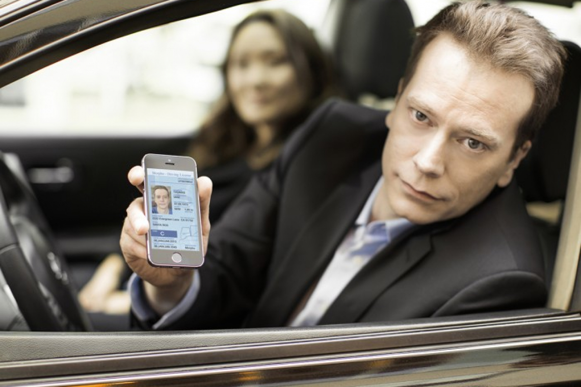 С декабря в Украине появятся электронные водительские права и техпаспорт