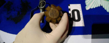 За дозой алкоголя с гранатой. Килийские полицейские задержали молодого парня с боеприпасом