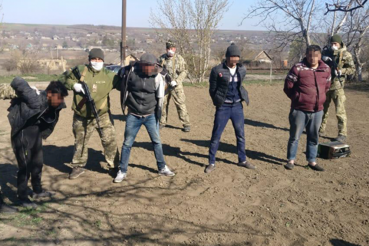 "Квартет с баяном" задержали на границе с Молдовой: хотели в гости