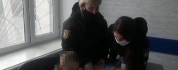 В Одесской области полиция обнаружила 5-летнего ребенка, а затем и разыскала родителей малыша: мать была пьяна