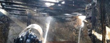 В Саратском районе горели хозпостройки:  погибли животные и птицы