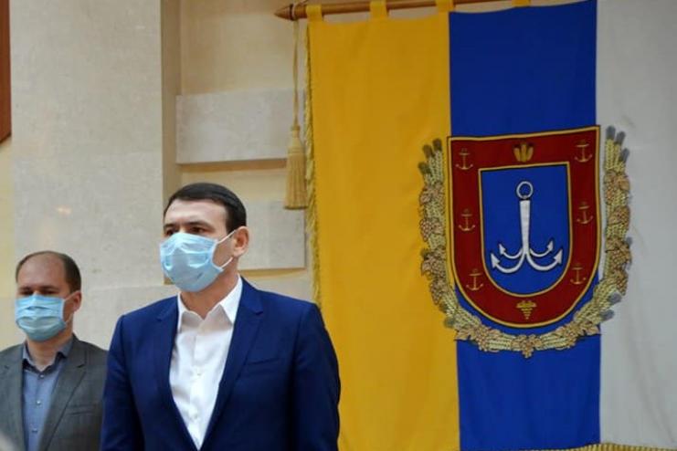 Одесский областной совет принял решение увеличить на 200 % зарплаты медикам, работающим с COVID-19 