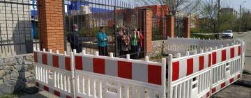 В Днепре перед храмом вырыли траншею в поисках артснаряда: будут искать до "второго пришествия"