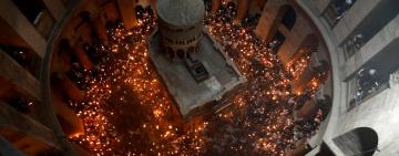  Благодатный огонь: где смотреть онлайн церемонию и когда его доставят в Украину