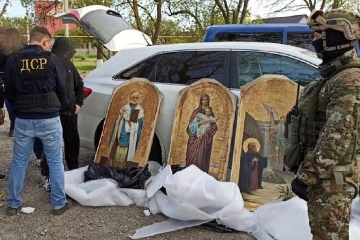 Правоохранители задержали группу лиц, которые в течение двух лет совершали кражи в храмах 