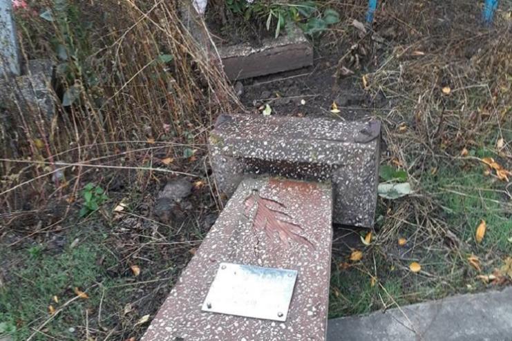 В двух населенных пунктах Тарутинского района во время поминальных дней были отмечены случаи вандализма