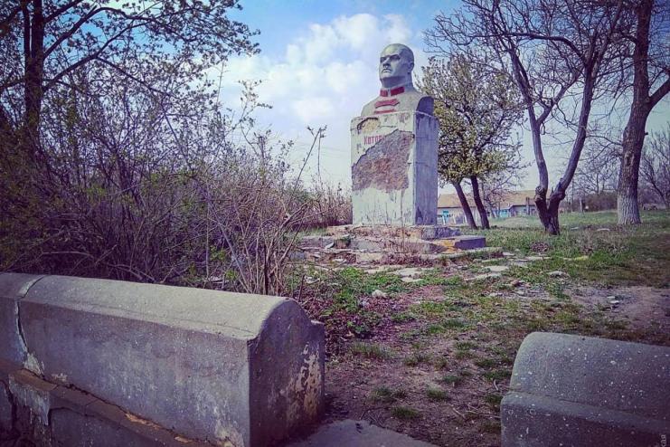 В Белгород-Днестровском районе демонтировали бюст Котовского