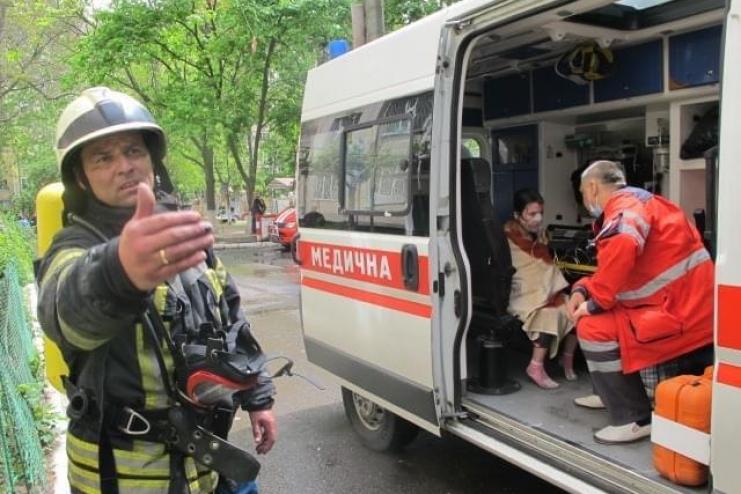 Одеса: рятувальники ДСНС врятували 5-х людей під час пожежі