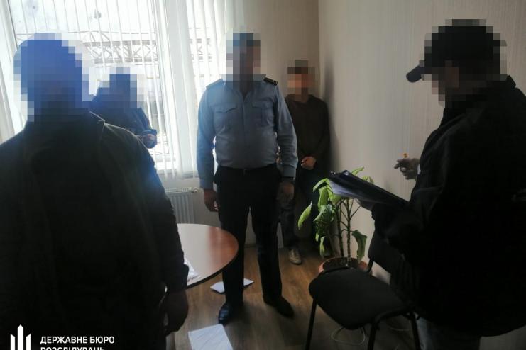 ДБР повідомило про підозру двом чиновникам Одеської митниці