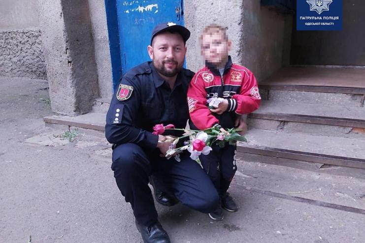 Букет для мамочки: 5-летний одессит отправился за цветами и потерялся