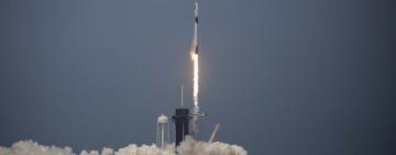 Исторический момент: SpaceX Илона Маска впервые отправил астронавтов в космос (ВИДЕО)