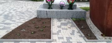 Волонтеры взяли на себя заботу о памятнике павшим воинам