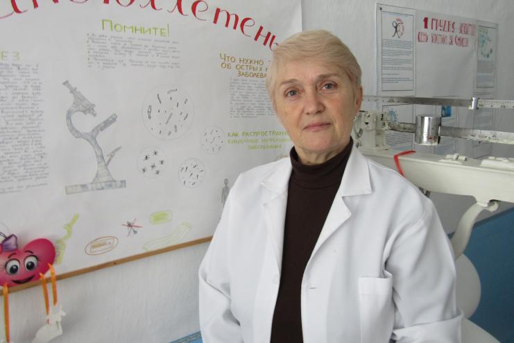 Школьная медсестра Петростальского УВК  