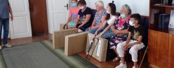  Семьям опекунов Килийского района вручили телевизоры