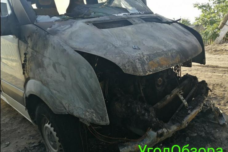 В Килии во дворе частного дома неизвестные сожгли рейсовый автобус 