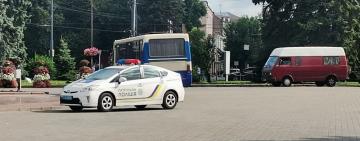 "ПРОТИВ СИСТЕМЫ": в Луцке террорист захватил автобус с заложниками (ВИДЕО ЗАХВАТЧИКА, ОБНОВЛЕНИЯ)