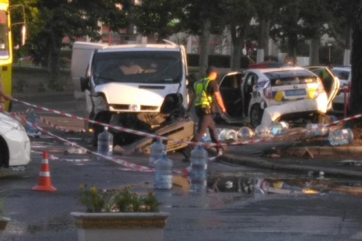 Ехали спасать жизнь: в Одессе патрульные попали в масштабное ДТП