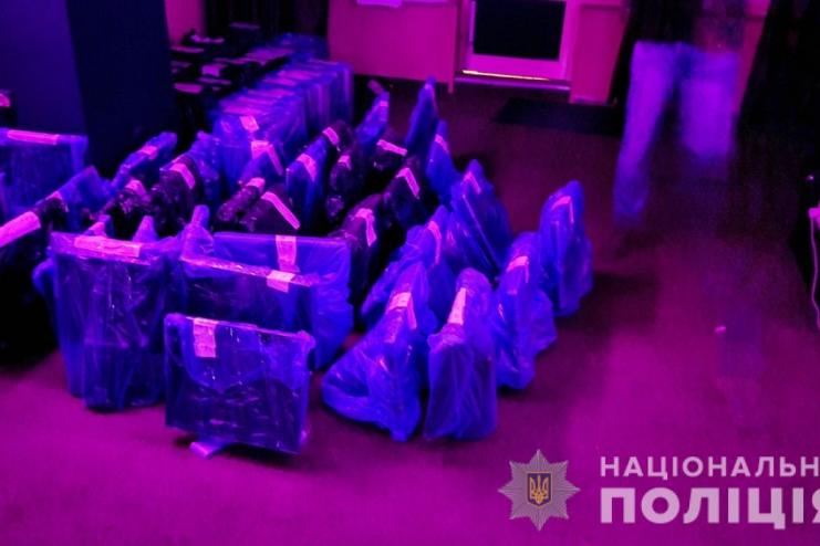 Вход по звонку и паролю: в Одессе ликвидировали нелегальный игровой клуб