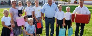 Честь и хвала: семья из Тарутино воспитывает восьмерых детей. 