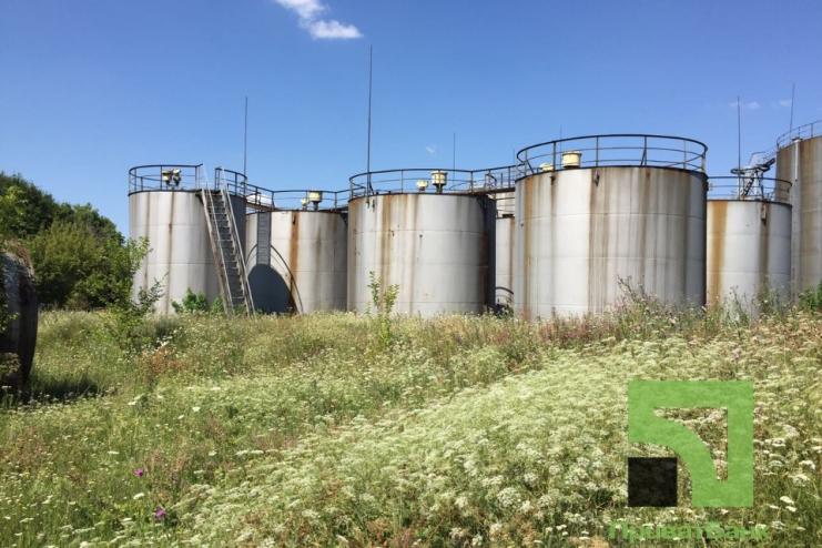 "Приватбанк" выставил на аукцион нефтебазу в Одесской области