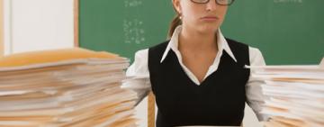 ПЕДАГОГАМ ПОКА ПОВЫШАТЬ ЗАРПЛАТЫ НЕ БУДУТ - МОН