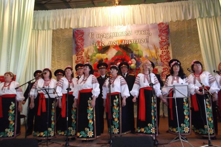 "Веснянки" из Тарутинского района: о коллективе и о тандеме с коллективом из Сараты