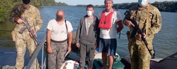 Перепутали маршрут: в Килийском устье Дуная пограничники задержали граждан Румынии 