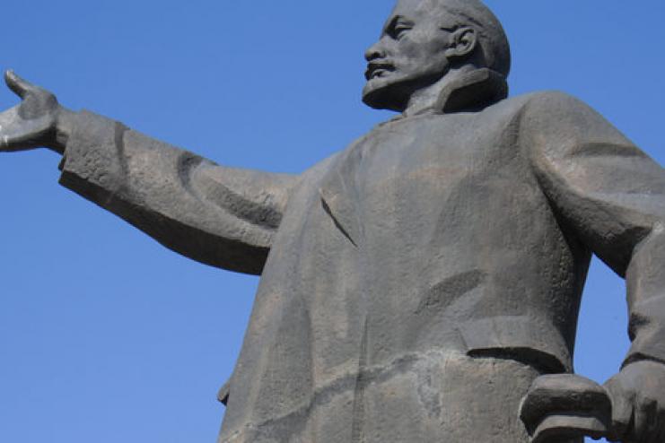 ДЕКОММУНИЗАЦИЯ: АКТИВИСТЫ НАМЕРЕНЫ ДОБИТЬСЯ ДЕМОНТАЖА  ПАМЯТНИКА ЛЕНИНУ В ОДЕССКОЙ ОБЛАСТИ