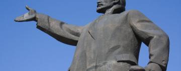 ДЕКОММУНИЗАЦИЯ: АКТИВИСТЫ НАМЕРЕНЫ ДОБИТЬСЯ ДЕМОНТАЖА  ПАМЯТНИКА ЛЕНИНУ В ОДЕССКОЙ ОБЛАСТИ