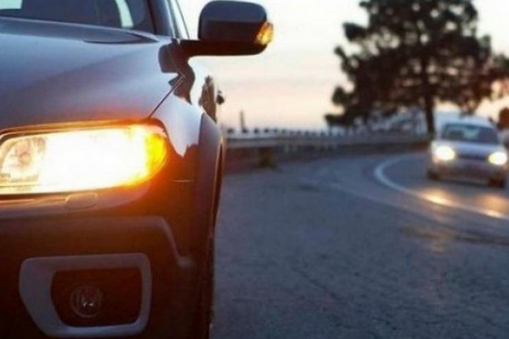 Вниманию водителей! С 1 октября за пределами города необходимо включить ближний свет фар