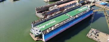 В Измаиле спустили на воду самую большую баржу в Украине