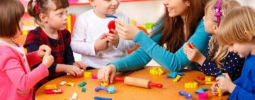 Как повысят зарплаты воспитателей детсадов в 2021 году? 