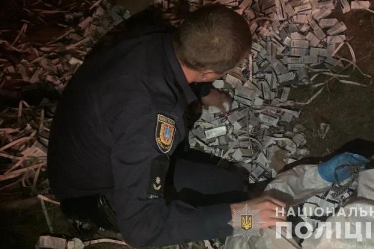Более 20 000 упаковок наркотических препаратов обнаружили в лесополосе в Одесской области