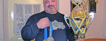 Священник-пауэрлифтер из Болградского района запрещен в священнослужении из-за участия в местных выборах 