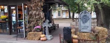 Кофе у могильной плиты: Одесса готовится к Хэллоуину