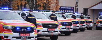 Украинские спасатели получили 80 специальных аварийно-спасательных машин 