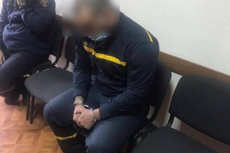 Поджигал элитные авто на заказ: в Одессе задержан пожарный из Днепропетровской области