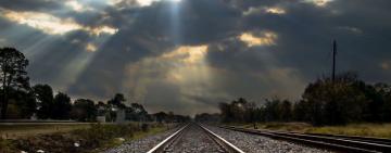 ГДЕ ПЕРЕСЕКАЮТСЯ ДВЕ ПАРАЛЛЕЛЬНЫЕ ПРЯМЫЕ? 