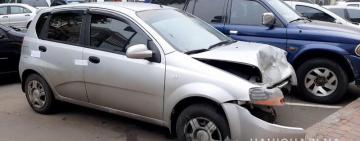 Избила таксиста, угнала его авто и попала в ДТП: один день из жизни одесской леди