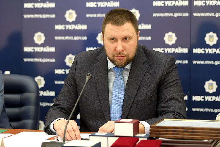 Никаких уступок владельцам "евроблях" больше не будет, - советник Авакова