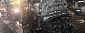 В КИЕВЕ МАРШРУТКА СГОРЕЛА ДОТЛА: ЧТО ИЗВЕСТНО НА ДАННЫЙ МОМЕНТ