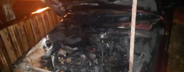 Обиделся: в Одесской области сын сжег отцу три автомобиля 