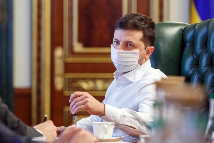 Зеленский пообещал 8000 гривен помощи ФЛП и украинцам, потерявшим работу