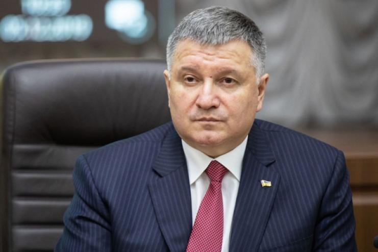 Аваков призвал срочно ввести в Украине локдаун на три недели с механизмом компенсаций