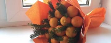 БУКЕТЫ ИЗ МАНДАРИНОВ И ЕЛОВЫХ ВЕТОК: ПОШАГОВАЯ ИНСТРУКЦИЯ