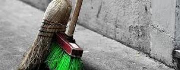 Вымести сор из избы: работники КП «Благоустрий» требуют проведения прокурорской проверки 