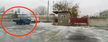 На Одещині чоловік влаштував скандал на пошті і намагався збити на автівці поліцейських 