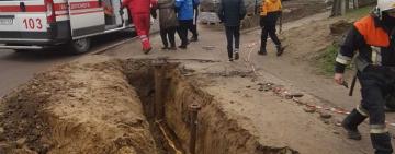 В Белгороде-Днестровском спасли пожилую женщину, которая упала в траншею