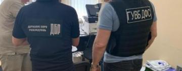 Халатность одесского таможенника – более 1 млн убытков и незаконный вывоз 7-ми автомобилей 