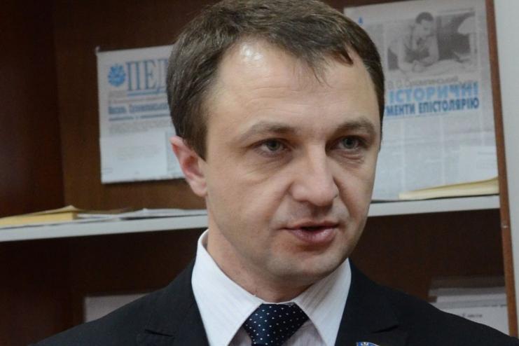 МОВНИЙ  ЗАКОН: кому доведеться складати іспит з української мови